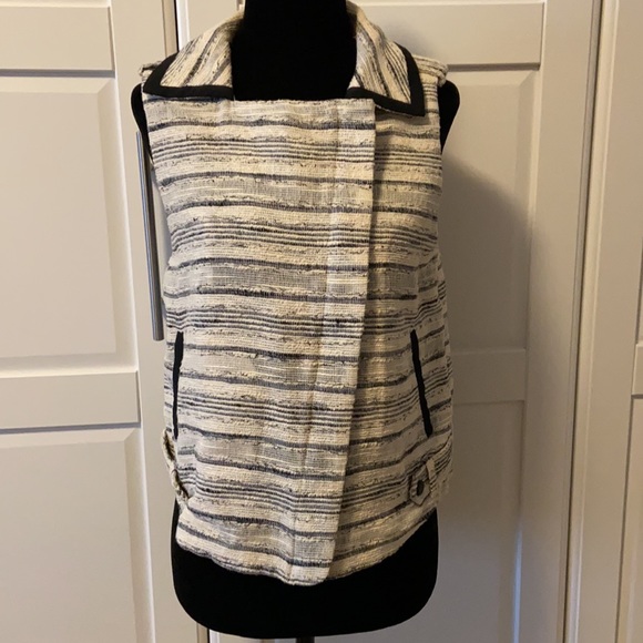 NWOT Bcbg Vest - Picture 5 of 5